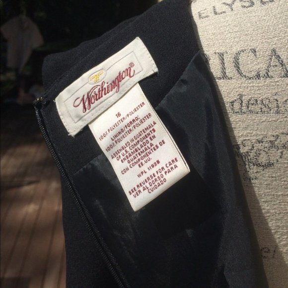 Worthington 16 - Classic Lined Black Dress - Picture 7 of 8